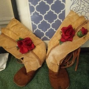 FRINGE AND ROSE HANDMOLDED MOCCASIN BOOTS